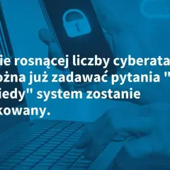 Ręce piszą na klawiaturze, ekran pokazuje wykresy i ikonę kłódki. W dobie cyberataków ochrona danych osobowych jest kluczowa.