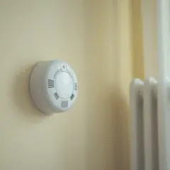 Czujnik czadu pika co jakiś czas - co to oznacza i jak reagować