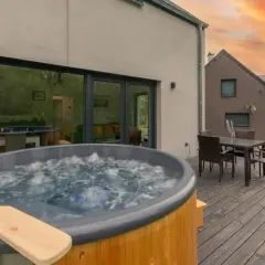 Dolny Śląsk: Domki nad jeziorami z jacuzzi, kominkiem i widokiem