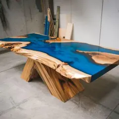 Stół z żywicy epoksydowej DIY: Poradnik krok po kroku [Iwo Zieliński]