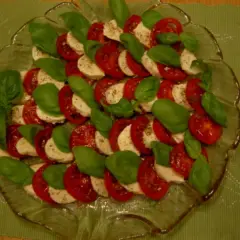 Jaka sałatka do pizzy? Najlepsze przepisy na smakowite dodatki
