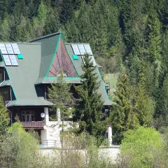 Bacówka Trzy Korony? Schronisko PTTK: Noclegi, szlaki, smaki!