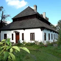 Wiśniowy Dworek: Poruszająca historia o miłości i tajemnicach rodzinnych
