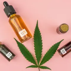 Mieszanie CBD z THC: klucz do lepszych efektów i mniejszych skutków ubocznych?