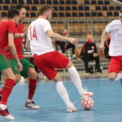 Czy piłkarze futsalowi zarabiają mało? Prawda o zarobkach w futsalu