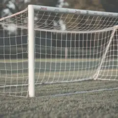 Wymiary bramki do piłki nożnej: Od FIFA po Orlika pełny przewodnik