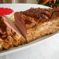 Pyszny boczek pieczony, przepis babci Stasi. Aromatyczny, soczysty, idealny na święta.