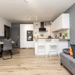 Apartament typu deluxe co to znaczy? Poznaj jego wyjątkowe cechy