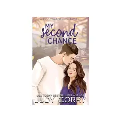 Okładka książki "My Second Chance". Młoda para przytula się, jakby słuchali, co wyszeptał nam deszcz.