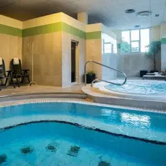 Balneario Lobios: Relájate con tratamientos únicos y naturaleza impresionante