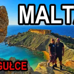 Malta czy warto? Para na tle malowniczego wybrzeża z turkusową wodą. Widok zapiera dech w piersiach!
