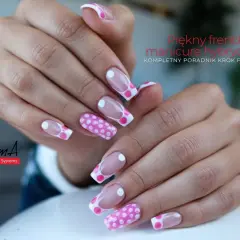 Uroczy french manicure hybrydowy w różowe kropki, idealny na letnie dni.