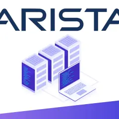 Arista Networks Aktie: Server-Racks und Laptop symbolisieren Wachstum und Technologie.