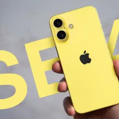 Żółty iPhone SE 4 w dłoni, obok wielkich liter "SE" i cyfry "4".
