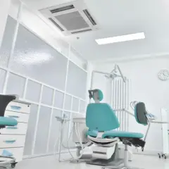 Gdzie do dentysty na NFZ? Znajdź tanie wizyty bez czekania