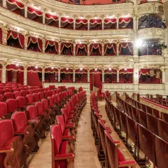 Jakie są teatry w Krakowie? Odkryj niezwykłe miejsca i repertuar
