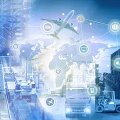 Globalna logistyka i magazynowanie: otif co to? Samolot, ciężarówka, kontenery, taśmociągi i symbole technologii tworzą obraz zintegrowanego łańcucha dostaw.