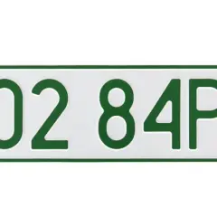 Polskie tymczasowe tablice rejestracyjne z zielonymi znakami. Numer L02 84P95.