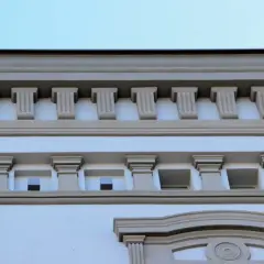 Jaką zaprawę do gzymsów wybrać, aby uniknąć błędów w renowacji?