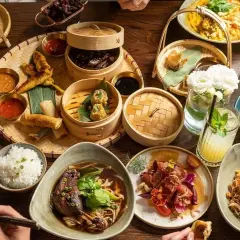 Azjatyckie przysmaki, w tym pierożki dim sum, sajgonki i aromatyczny ryż, tworzą ucztę godną najlepszej restauracji w Radomiu.
