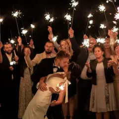 Jak wystrzelić konfetti? Bezpieczny poradnik i pomysły na efekt "wow"