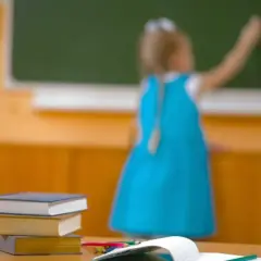 Nauczanie zdalne 2026: Czy powrót do ekranów jest nieunikniony?