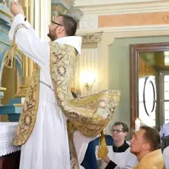 Ile trwa msza trydencka? Czas trwania i co warto wiedzieć