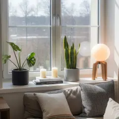 Jak ozdobić parapet w salonie? Inspiracje i praktyczne porady