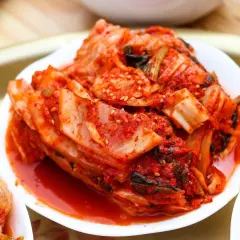 Kimchi: Co to jest? Skład, właściwości i jak zrobić koreański superfood