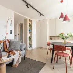 Jak urządzić mieszkanie 30 m²? Sprawdzone triki na styl i przestrzeń