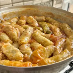Co do gołąbków na obiad - najlepsze dodatki i sosy, które zachwycą