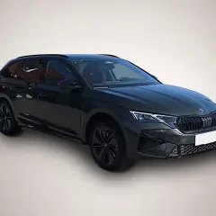 Skoda Octavia RS, una delle migliori auto diesel, in un elegante verde scuro, con cerchi neri e dettagli sportivi.