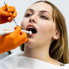 Bezbolesne znieczulenie u dentysty? To możliwe! Sprawdź jak.