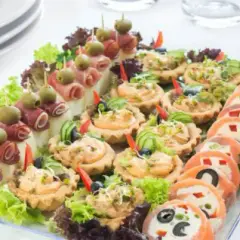Catering na 20 osób: Ceny, opcje, oszczędności. Uniknij ukrytych kosztów!