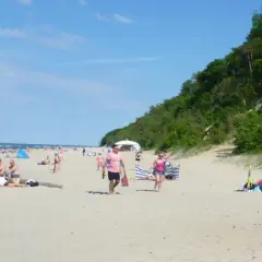 Jastrzębia Góra czy warto jechać? Odkryj atrakcje i opinie turystów