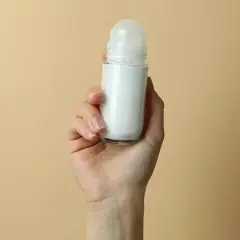 Dezodorant vs Antyperspirant: Kluczowa Różnica i Jak Wybrać Najlepszy