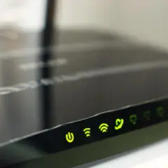 Jak zakłócić sygnał wifi i unikać nielegalnych konsekwencji