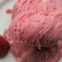 Domowe lody truskawkowe - szybki i prosty przepis