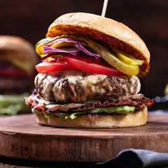 Jakie dodatki do burgera? Przepisy na sosy i pyszne kompozycje.