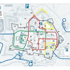 Mapa Zamościa z zaznaczonymi trasami spacerowymi i parkingami. Idealna na zwiedzanie zamościa z dziećmi 1 dzień.
