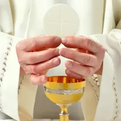 Jakie dary składamy na mszy świętej i ich głębokie znaczenie