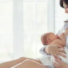Bezpieczne sposoby na kaszel przy karmieniu piersią – co możesz stosować?