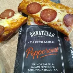 Zapiekanka z Biedronki: Skład, cena, smak czy warto kupić?