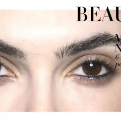 Occhi con un look grunge makeup, evidenziati da matita nera e ciglia folte.
