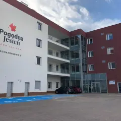 "Pogodna Jesień": Wiele pensjonatów. Jak wybrać najlepszy dla seniora?