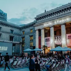 Teatr Pałac Kultury: Historia, repertuar i niezwykłe wydarzenia