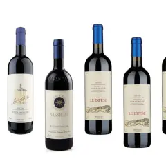 Sei bottiglie di vino Tenuta San Guido: Guidalberto, Sassicaia e Le Difese. Il Sassicaia 2021 punteggio è eccellente.