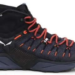 Czarne buty trekkingowe Salewa Dropline Mid z pomarańczowymi sznurówkami i akcentami. Idealne na górskie wędrówki.