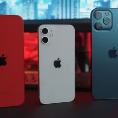 Trzy nowe iPhone'y w kolorach czerwonym, białym i granatowym. Zapowiedź apple premiery.
