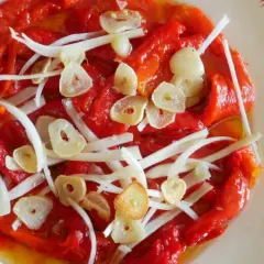 Ensada de pimientos asados: el secreto para un verano inolvidable